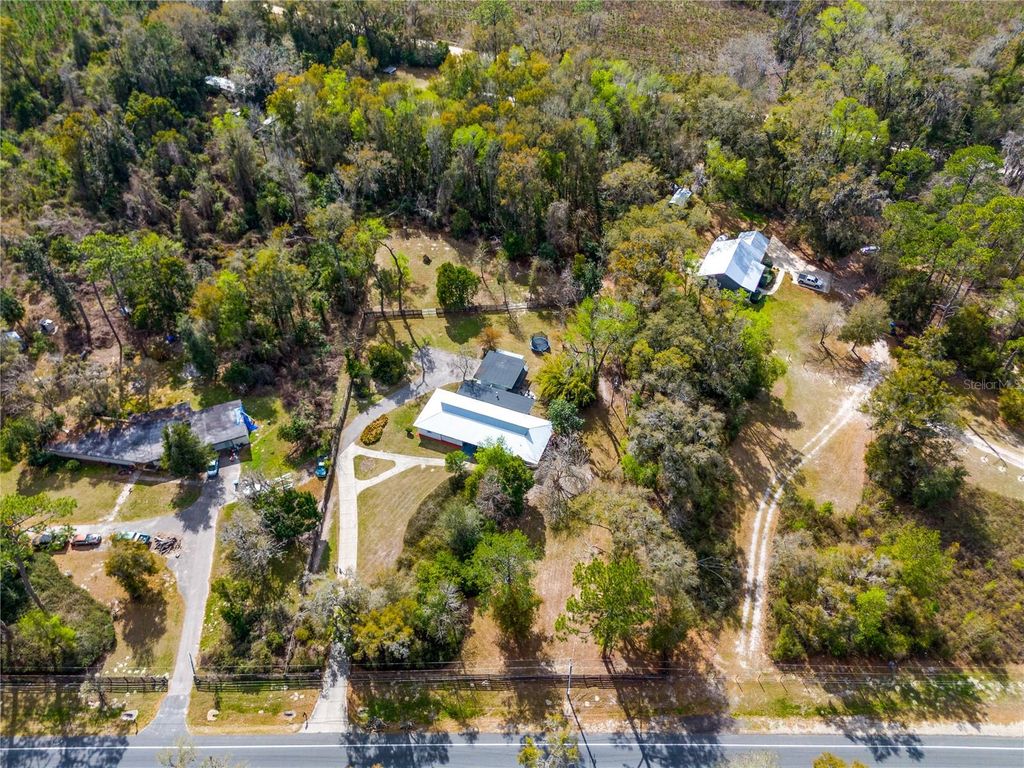 Image 39 of property listing at 12182 SW STATE ROAD 45, Archer, FL 32618
