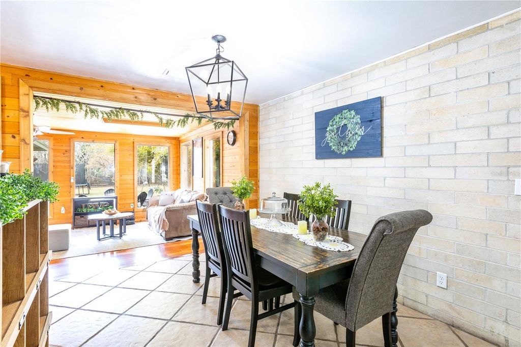 Image 9 of property listing at 12182 SW STATE ROAD 45, Archer, FL 32618