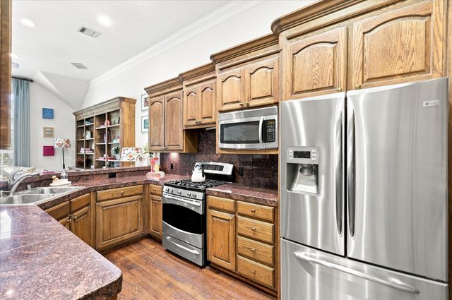 4131 Eastman Way, Addison, TX 75001