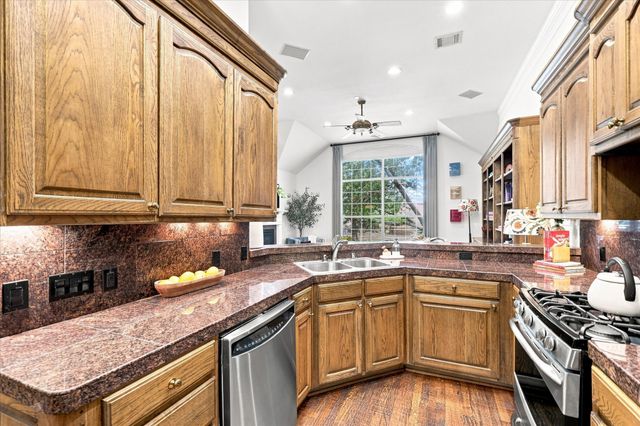 4131 Eastman Way, Addison, TX 75001