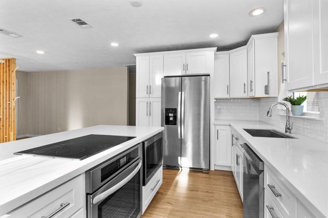 221 Carrell Street, Tomball, TX 77375