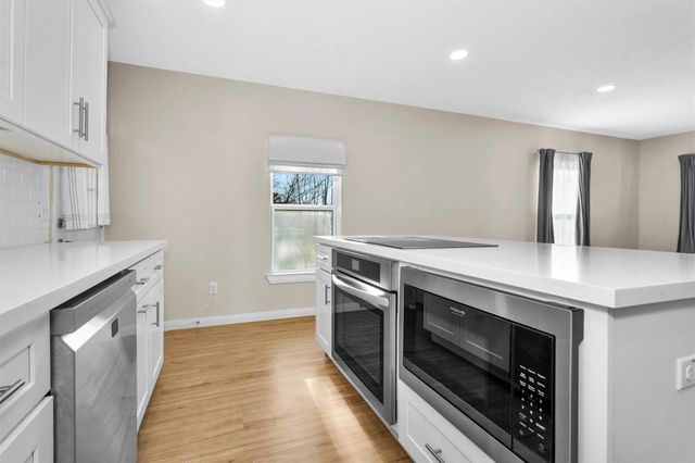 221 Carrell Street, Tomball, TX 77375