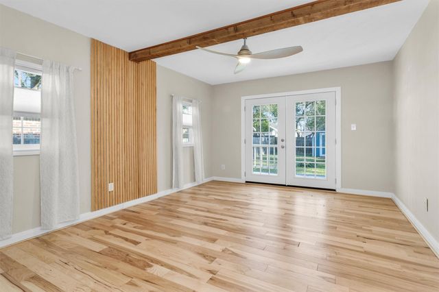 221 Carrell Street, Tomball, TX 77375