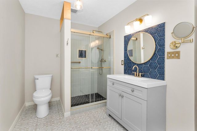 221 Carrell Street, Tomball, TX 77375