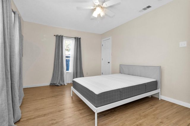 221 Carrell Street, Tomball, TX 77375