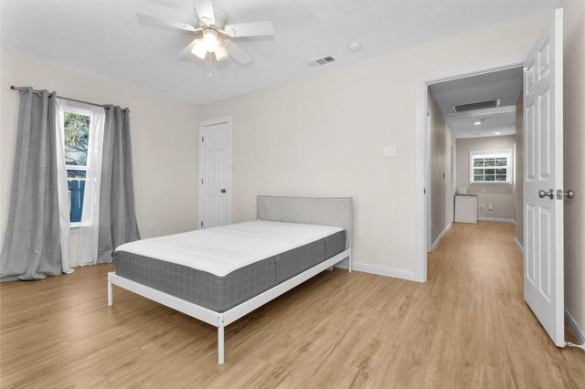 221 Carrell Street, Tomball, TX 77375