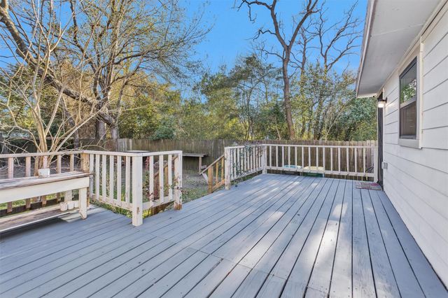 221 Carrell Street, Tomball, TX 77375