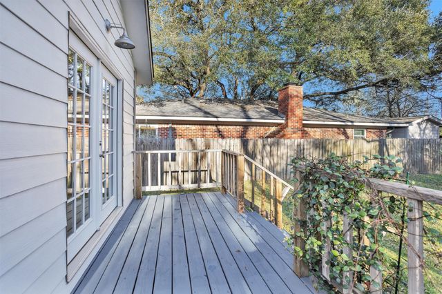 221 Carrell Street, Tomball, TX 77375