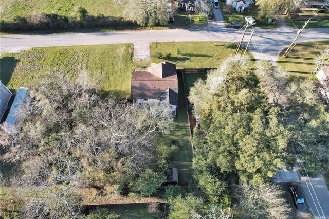 221 Carrell Street, Tomball, TX 77375