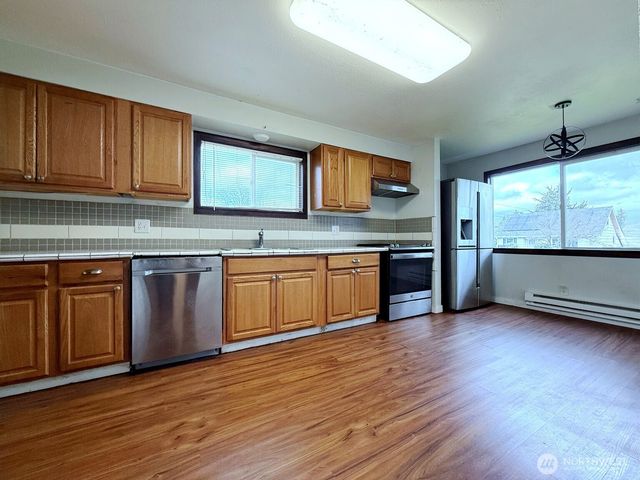 6530 S G Street, Tacoma, WA 98408