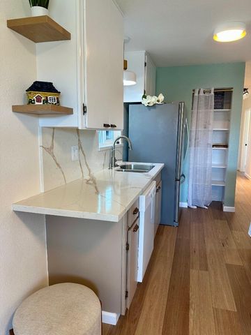 755 Pino Way, Salinas, CA 93905