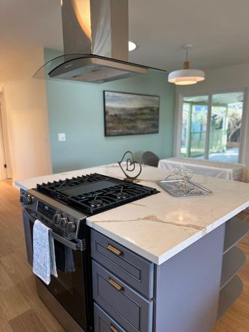 755 Pino Way, Salinas, CA 93905