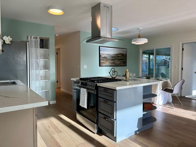 755 Pino Way, Salinas, CA 93905