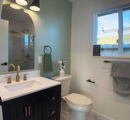 755 Pino Way, Salinas, CA 93905