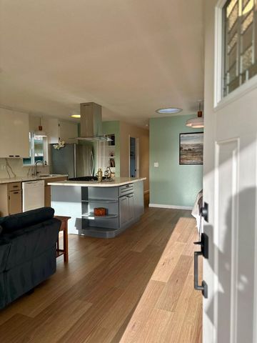 755 Pino Way, Salinas, CA 93905