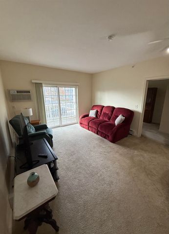 18 Harbor Ave Apt 208, Nashua, NH 03060