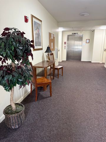 18 Harbor Ave Apt 208, Nashua, NH 03060