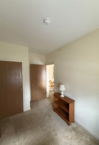 18 Harbor Ave Apt 208, Nashua, NH 03060