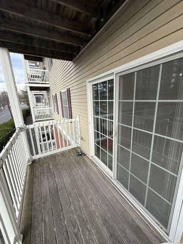 18 Harbor Ave Apt 208, Nashua, NH 03060