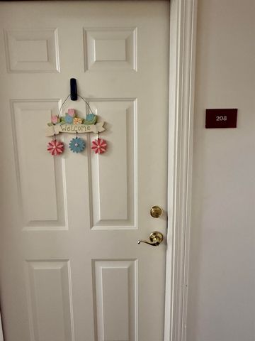 18 Harbor Ave Apt 208, Nashua, NH 03060