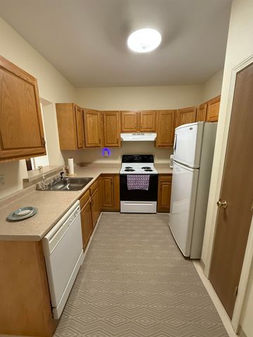 18 Harbor Ave Apt 208, Nashua, NH 03060