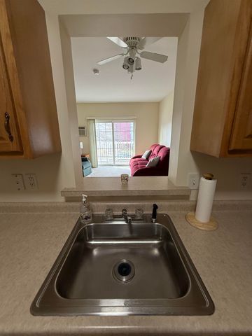 18 Harbor Ave Apt 208, Nashua, NH 03060