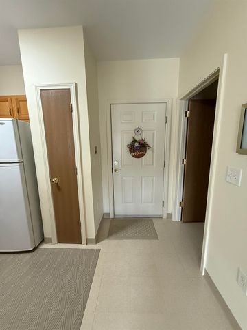 18 Harbor Ave Apt 208, Nashua, NH 03060