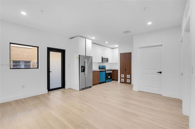 1037 NW 2nd St 2C, Miami, FL 33128