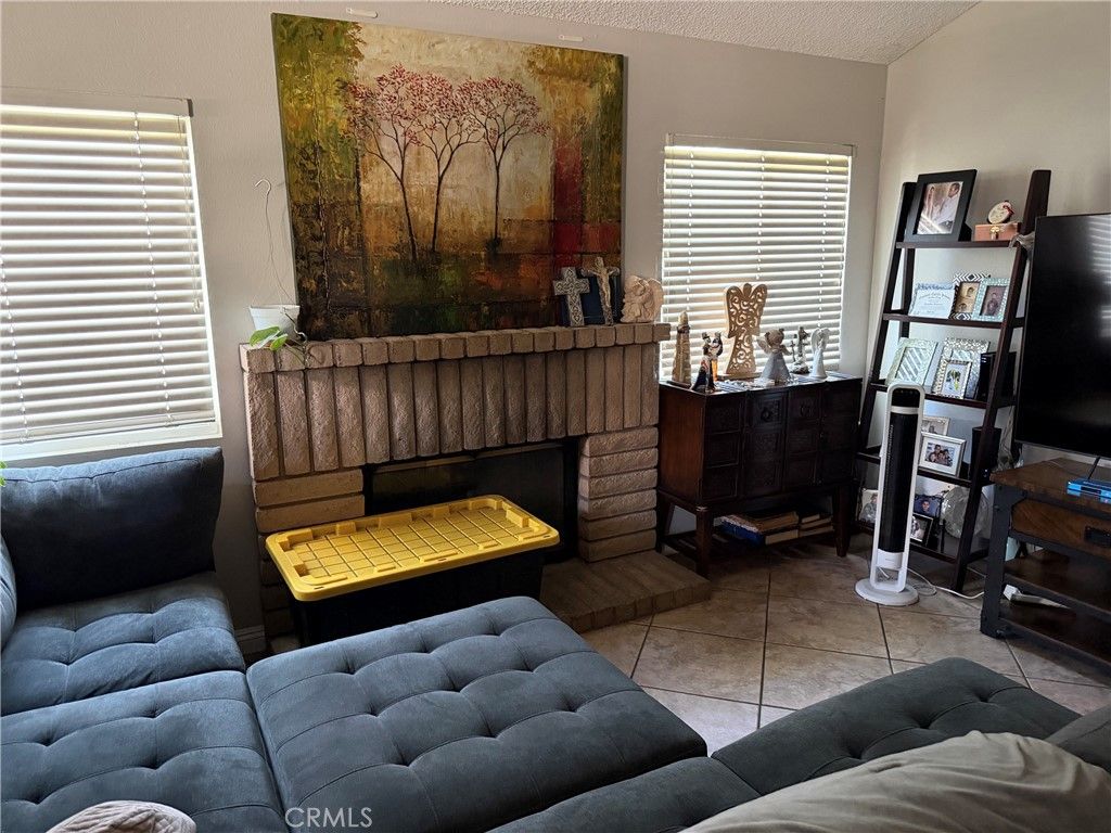 2321 Maryhelen Street, Corona, CA 92879 — photo 4