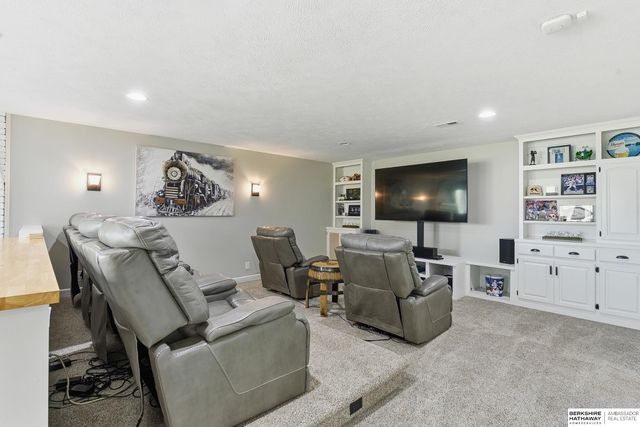 17002 T Street, Omaha, NE 68135