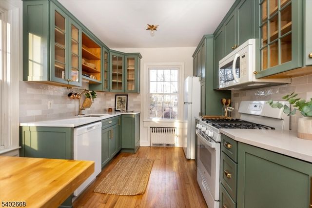 47 Oakland Rd, Maplewood Twp., NJ 07040