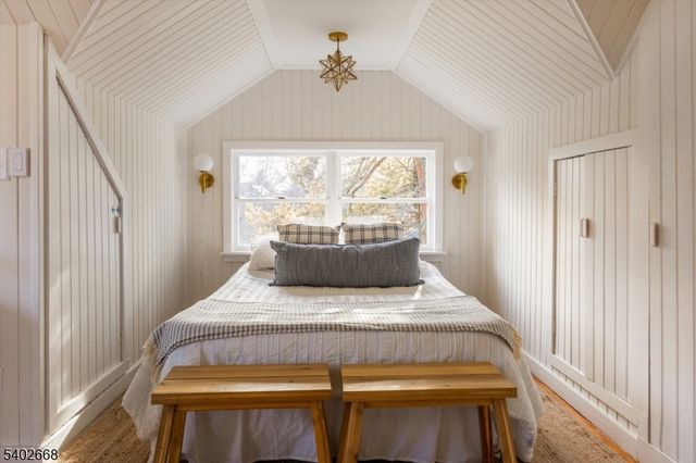 47 Oakland Rd, Maplewood Twp., NJ 07040