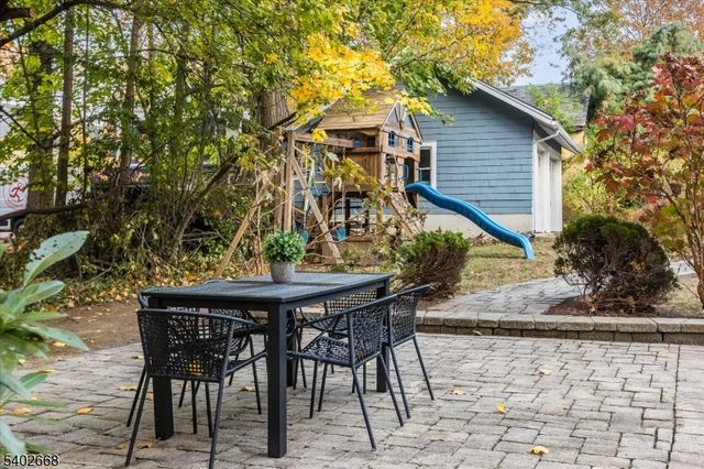 47 Oakland Rd, Maplewood Twp., NJ 07040