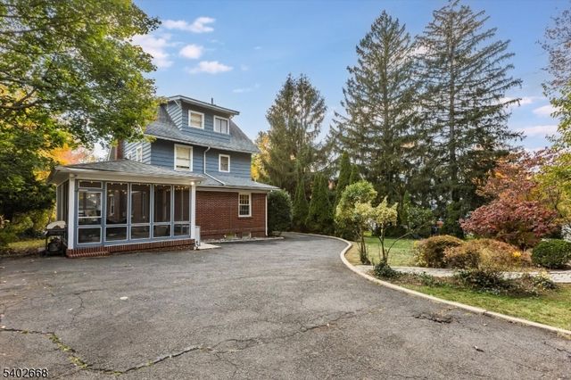 47 Oakland Rd, Maplewood Twp., NJ 07040