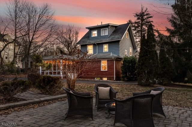 47 Oakland Rd, Maplewood Twp., NJ 07040