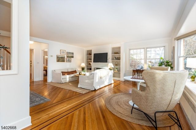 47 Oakland Rd, Maplewood Twp., NJ 07040