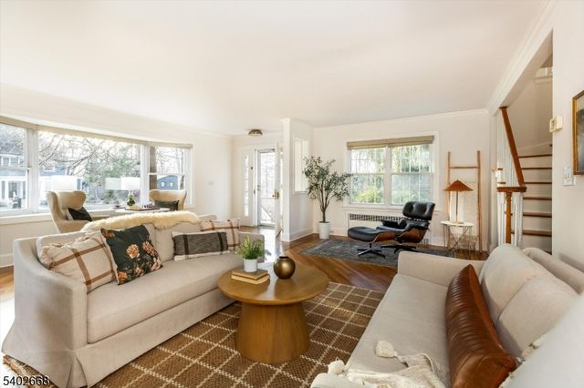 47 Oakland Rd, Maplewood Twp., NJ 07040