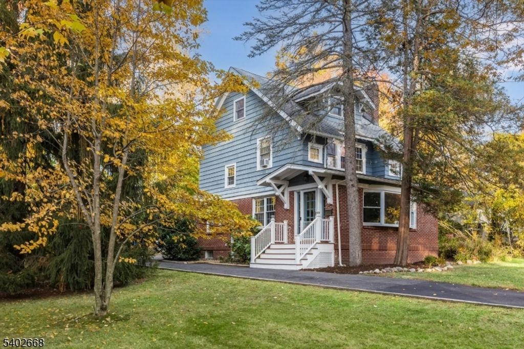 47 Oakland Rd, Maplewood Twp., NJ 07040