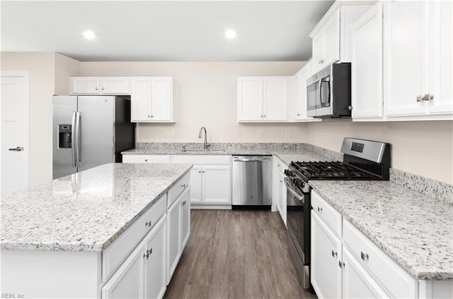 103 Kini LN, Suffolk, VA 23435