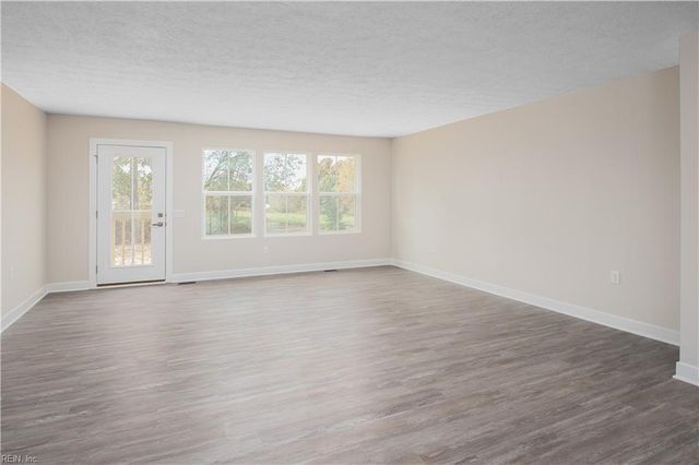 103 Kini LN, Suffolk, VA 23435