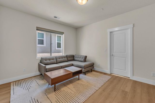3281 Wildland Ct, Folsom, CA 95630