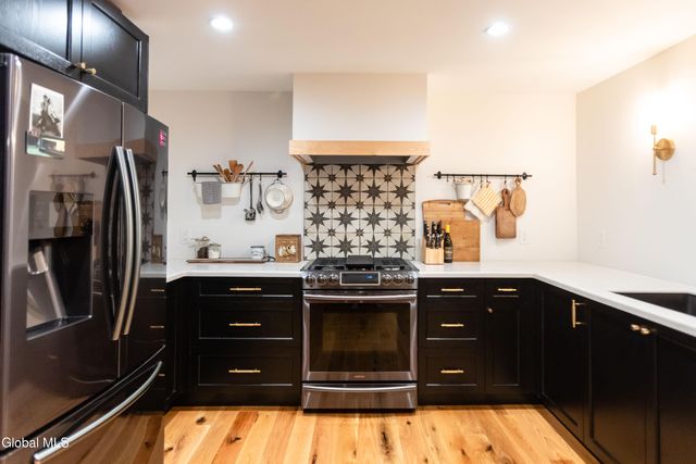 35 1st Street, Troy, NY 12180