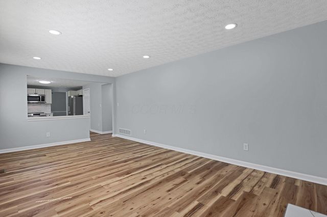6588 Strathcona Avenue, Dublin, OH 43017