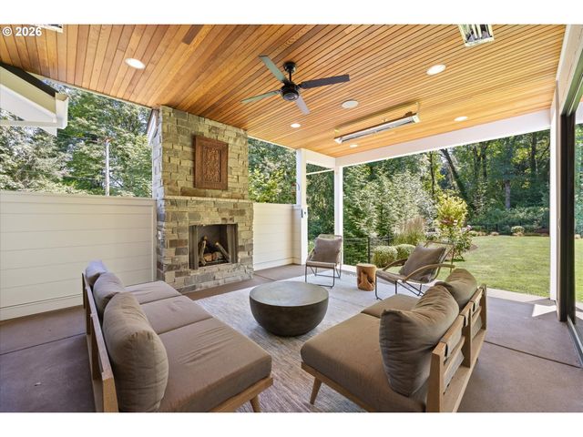 2850 Sw TURNER Rd, West Linn, OR 97068