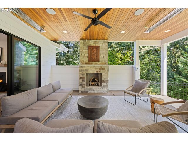 2850 Sw TURNER Rd, West Linn, OR 97068