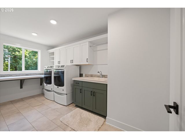 2850 Sw TURNER Rd, West Linn, OR 97068