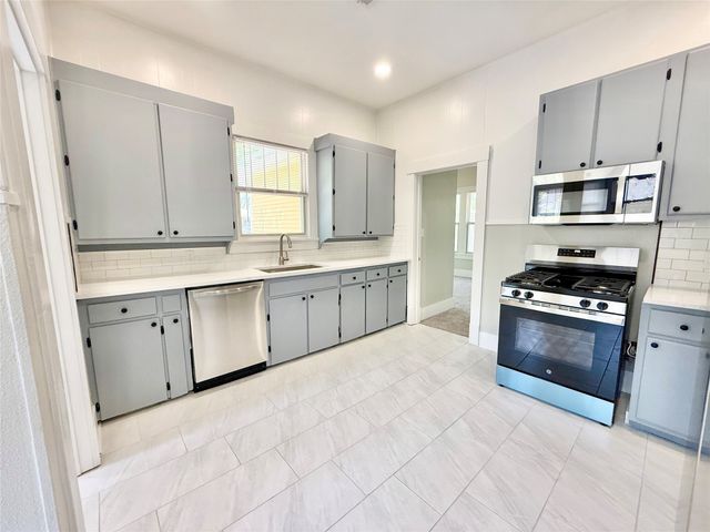 1201 E Lamar Street, Sherman, TX 75090