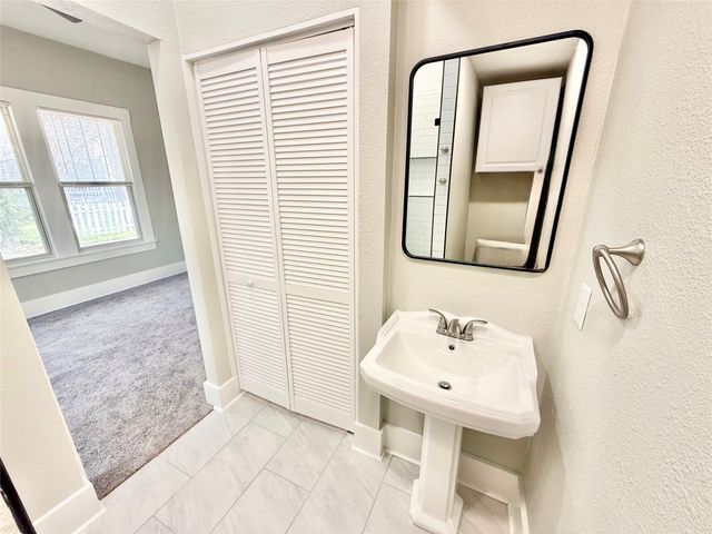 1201 E Lamar Street, Sherman, TX 75090