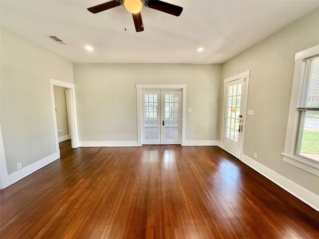 1201 E Lamar Street, Sherman, TX 75090