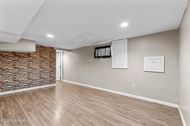 1205 S 43rd St, Louisville, KY 40211